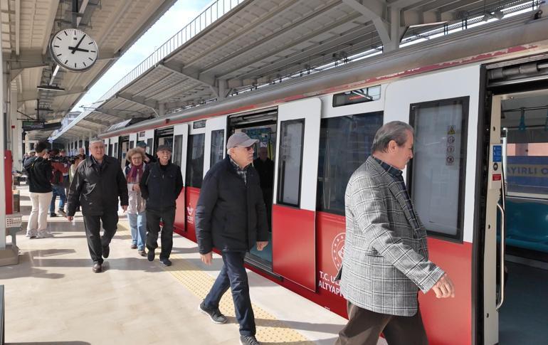 Bakan Uraloğlu: İstanbul'da 2024'te açtığımız raylı sistemleri birkaç haftada 900 binin üzerinde vatandaşımız kullandı