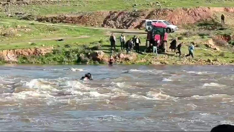 Şanlıurfa'da sel sularına kapılan 3 kadın kurtarıldı, 1 çocuk kayıp