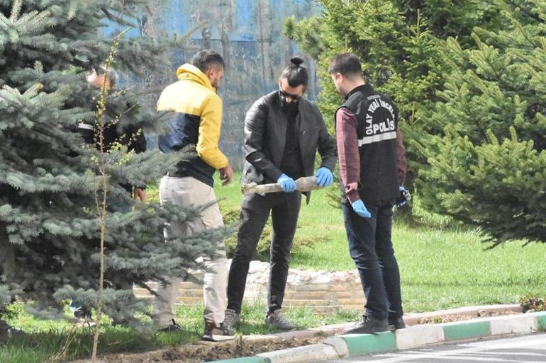 Kepçe operatörü kazı yaparken tanksavar roketi buldu