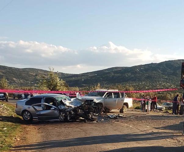 Denizli'de bayramın ilk günü kazada ölen çift, yan yana toprağa verildi