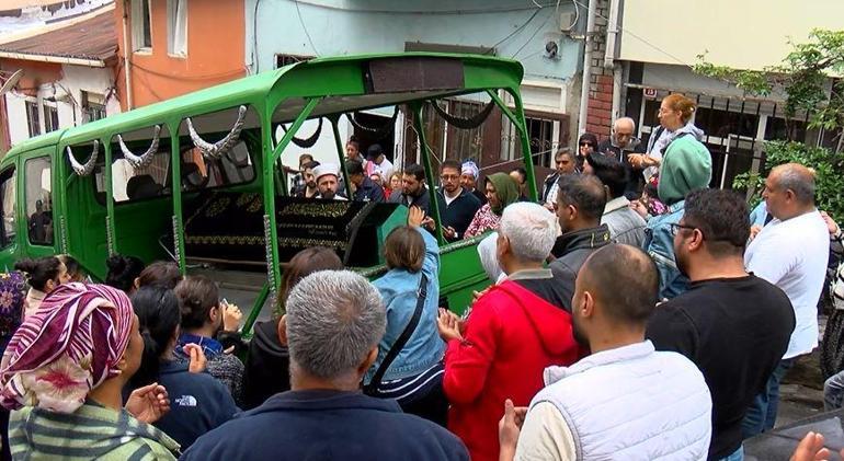 Sarıyer'de öldürülen taksicinin evinin önünde gözyaşı ve öfke