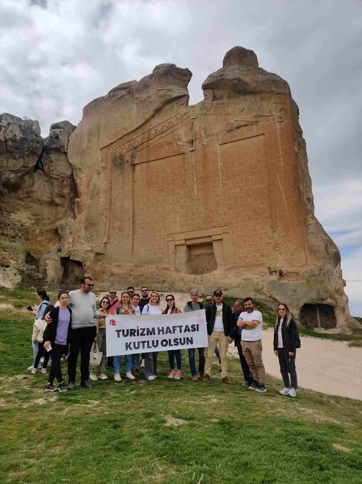 Üniversiteli ve liseli öğrenciler Turizm Haftası’nı Yazılıkaya’da kutladı