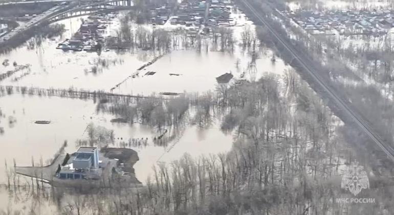 Rusya’da Ural Nehri’nin suları tehlikeli seviyeye yükseldi