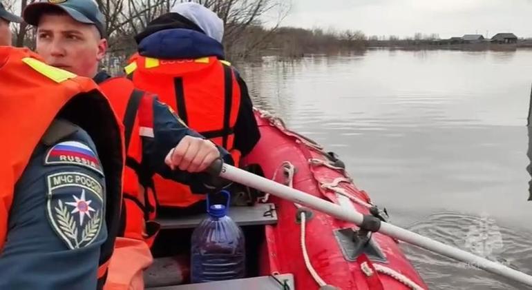 Rusya’da Ural Nehri’nin suları tehlikeli seviyeye yükseldi