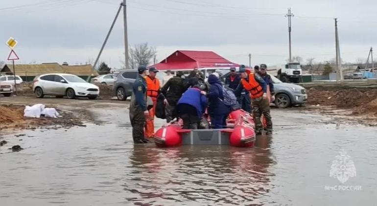 Rusya’da Ural Nehri’nin suları tehlikeli seviyeye yükseldi