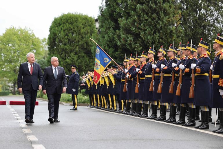 Bakan Güler, Romanyalı mevkidaşı Tilvar ile görüştü