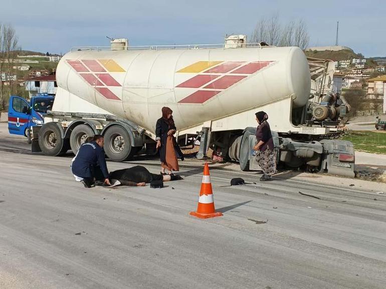 Beton mikseri ile otomobilin çarpıştığı kaza kamerada; 1'i ağır, 4 yaralı