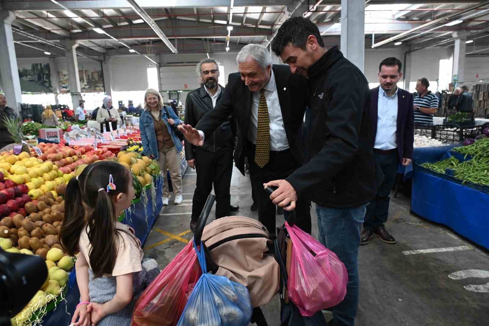 Başkan Bakkalcıoğlu’ndan kapalı pazara ziyaret