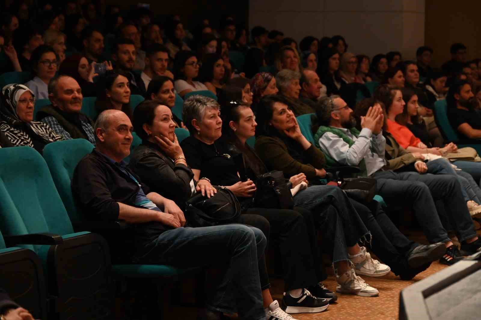 Bozüyük Belediye Tiyatrosu 2023-2024 tiyatro sezonunda 11 bini aşkın seyirciye ulaştı