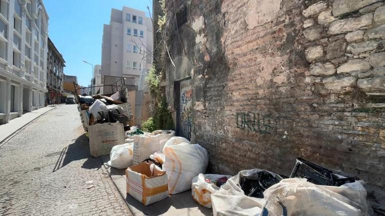 Eminönü'ndeki tarihi sarnıç hurda deposu oldu