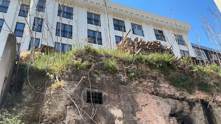 Eminönü'ndeki tarihi sarnıç hurda deposu oldu