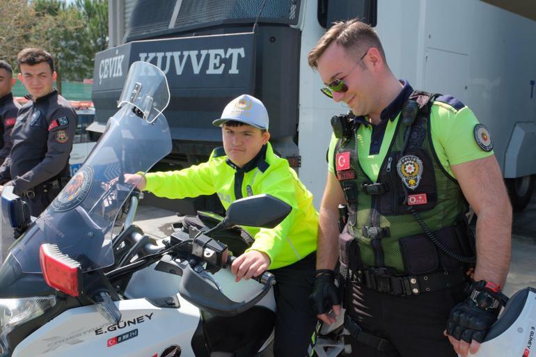 Denizli polisinden özel çocuklara özel etkinlik