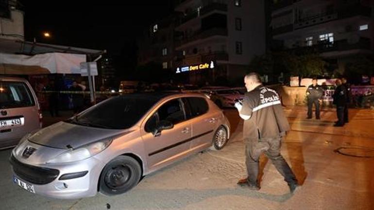 Üniversiteli genç kız otomobiline binerken tabancayla ayağından vuruldu; olay yerinde 15 adet boş kovan bulundu