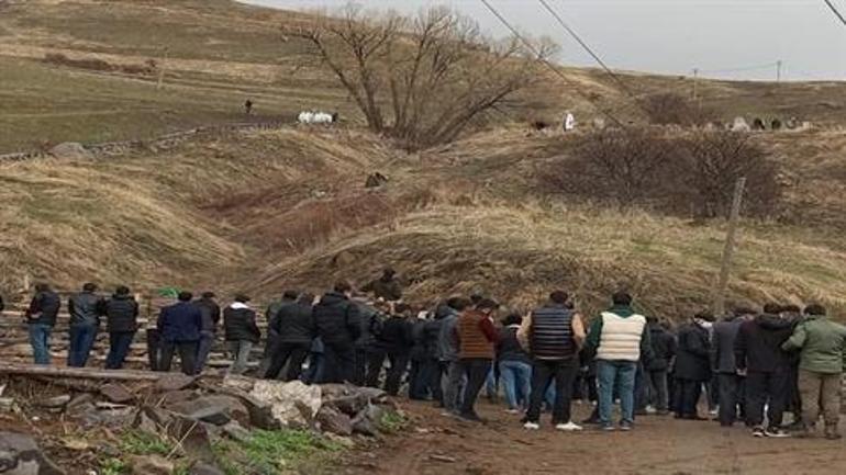 Kene ısırması sonrası öldü, mahalleli özel giysi giyerek toprağa verdi