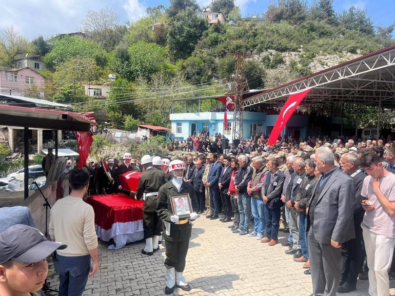 Hatay’da kazada yaşamını yitiren uzman çavuş, son yolculuğuna uğurlandı