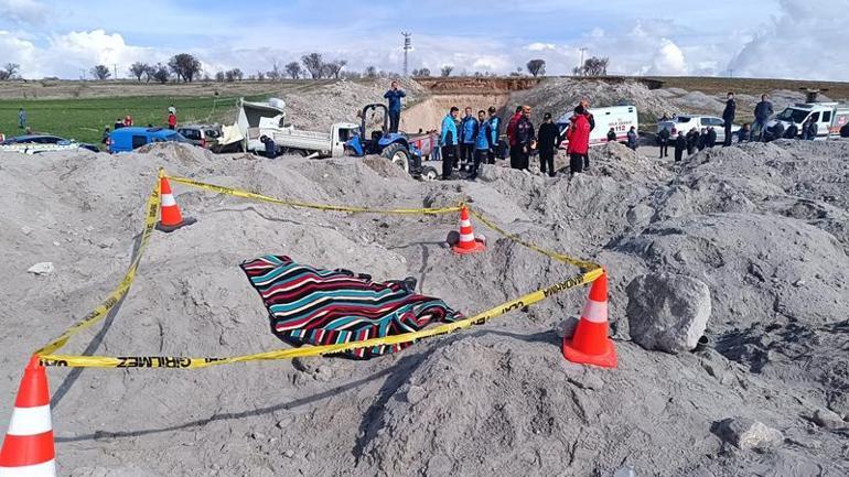 Nİğde'de, patates deposu inşasındaki göçükte ölen işçi son yolculuğuna uğurlandı