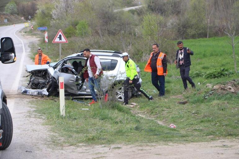 Tokat’ta iki otomobil kafa kafaya çarpıştı: 1 ölü, 8 yaralı