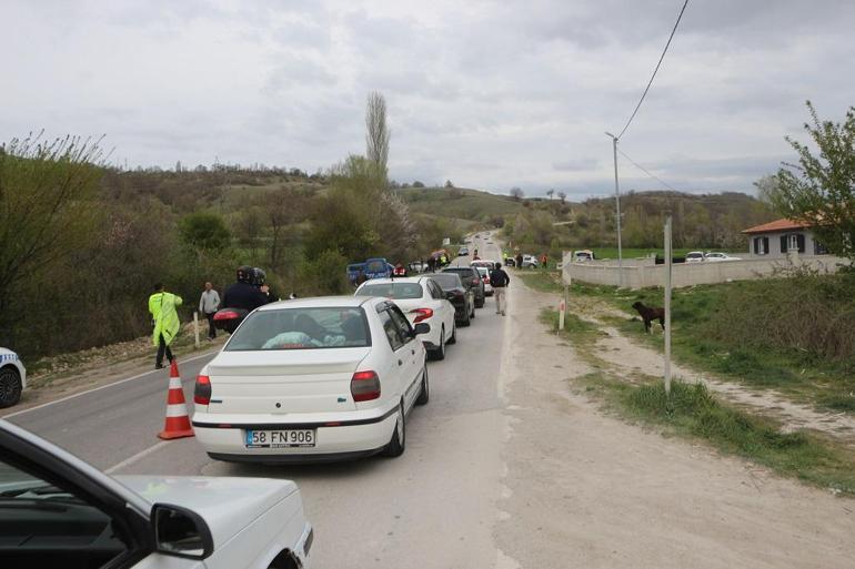 Tokat’ta iki otomobil kafa kafaya çarpıştı: 1 ölü, 8 yaralı