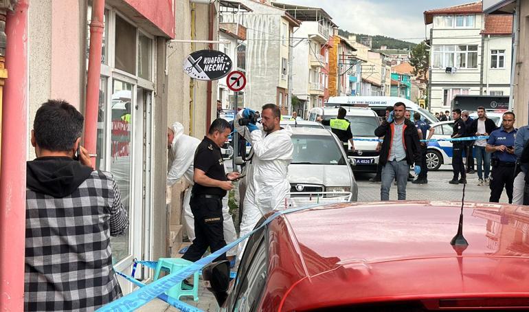 Eşiyle ilgili dedikodu yaptığını iddia ettiği kuaför ve müşterisini tüfekle vurdu: 2 ölü