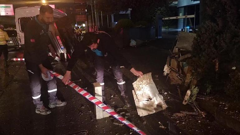 Sarıyer'de doğalgaz kutusuna çarpan otomobil takla attı: 2 yaralı