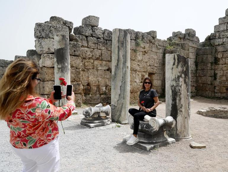 Turistlere 'kraliçe' gibi hissettiren karşılama