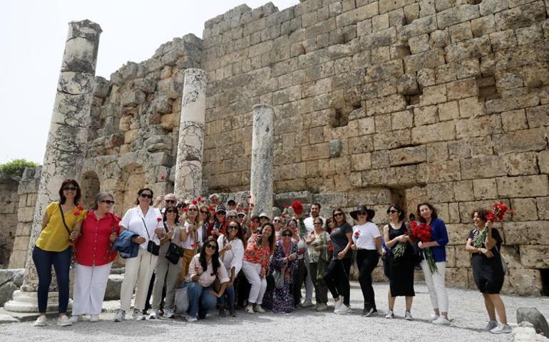 Turistlere 'kraliçe' gibi hissettiren karşılama