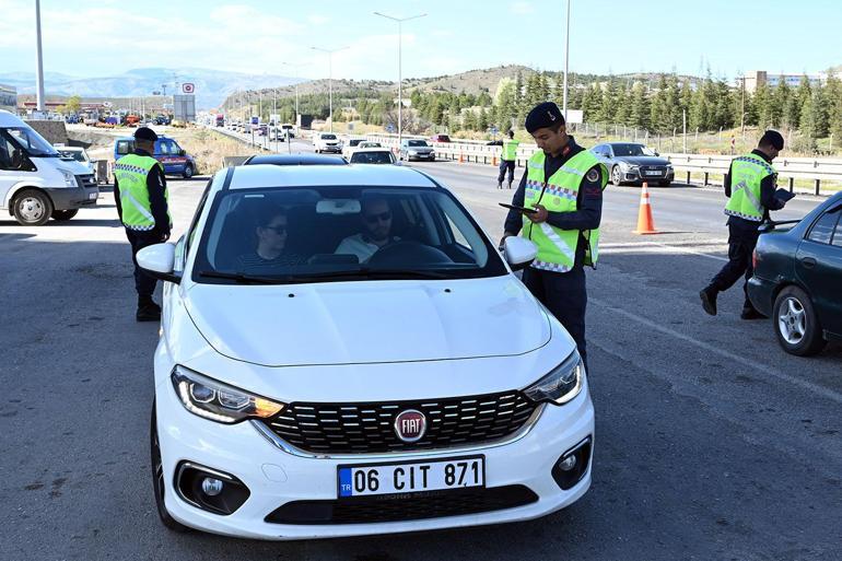 'Kilit kavşak' Kırıkkale'de, bayram yoğunluğu başladı