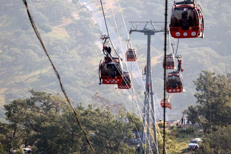 Teleferik kazasında kabinlerde mahsur kalanlardan 128'i kurtarıldı