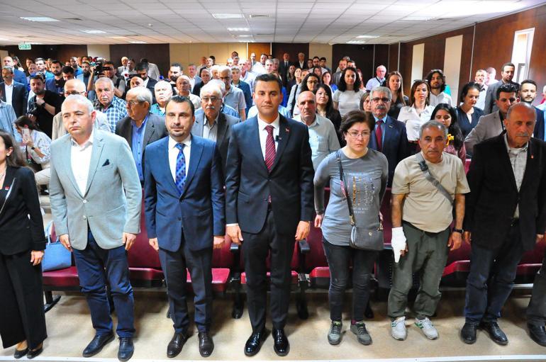 Manisa Büyükşehir Belediye Başkanı CHP'li Zeyrek, mazbatasını aldı