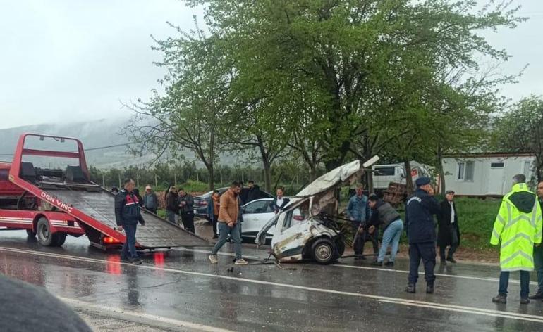 Gaziantep'te kamyonet ile otomobil çarpıştı: 2 ölü, 5 yaralı