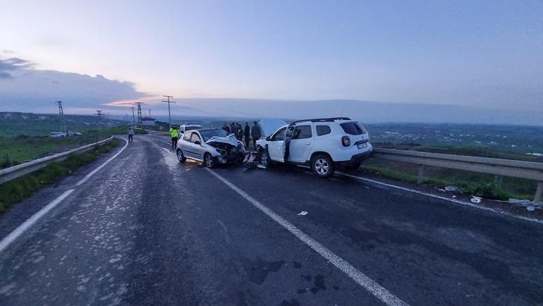 Diyarbakır'da 2 otomobil kafa kafaya çarpıştı: 9 yaralı