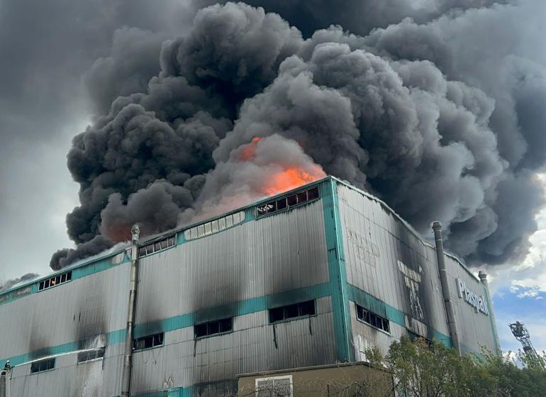 Tekirdağ'da fabrika yangını: 10 işçi dumandan etkilendi