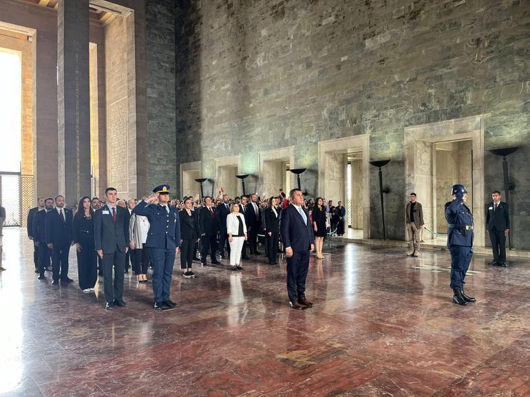 Yerli ve Milli Parti Başkanı Teoman Mutlu Anıtkabir’i ziyaret etti