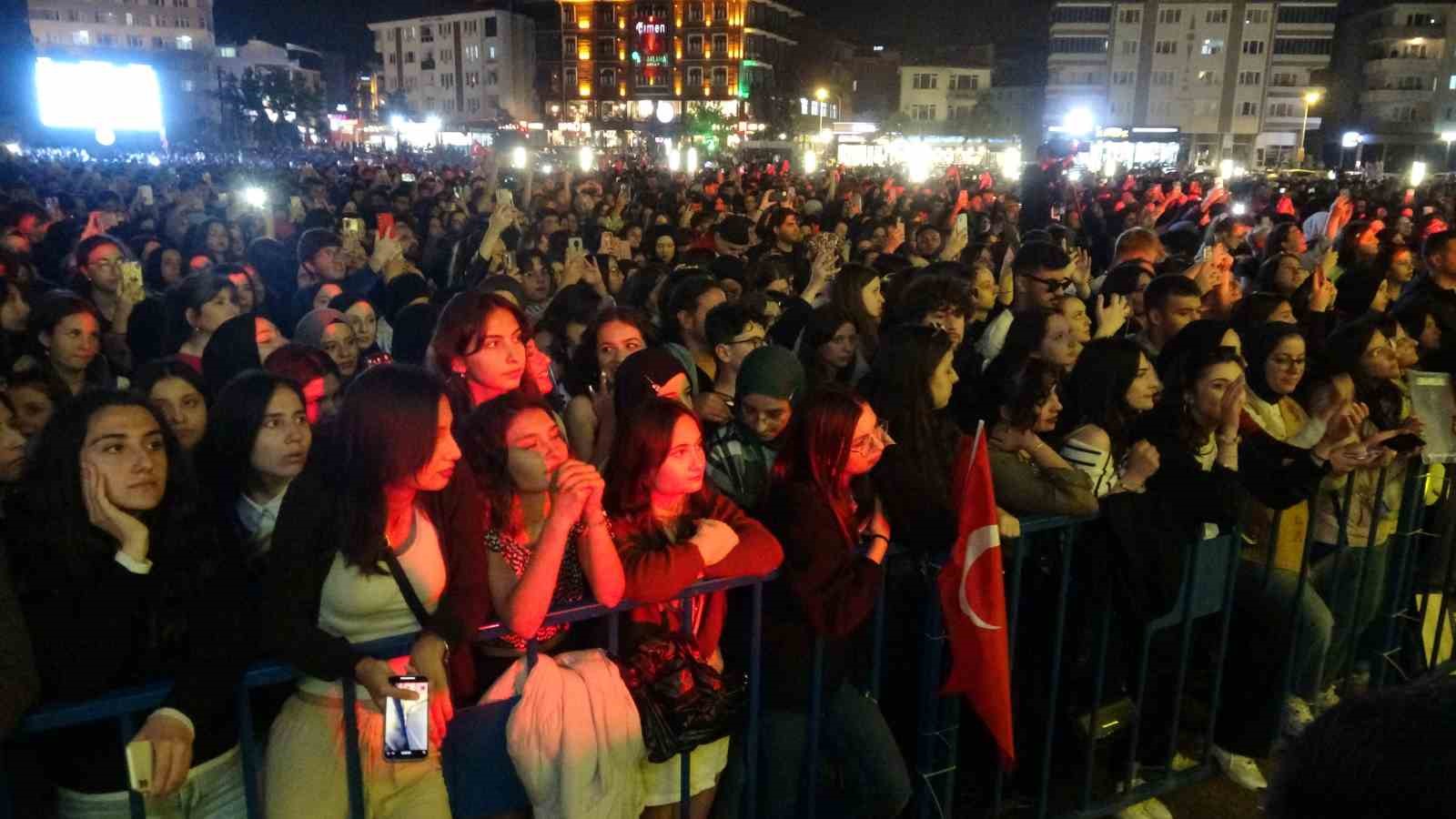 Kütahya’da Adamlar’dan 19 Mayıs konseri