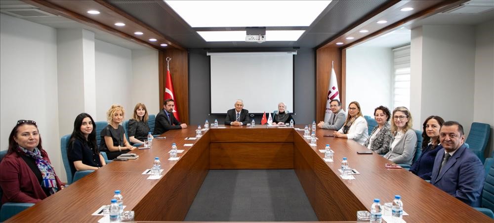 ESTÜ Mimarlık ve Tasarım Fakültesi Mimarlık Bölümü MİAK-MAK ziyaret takımını ağırladı