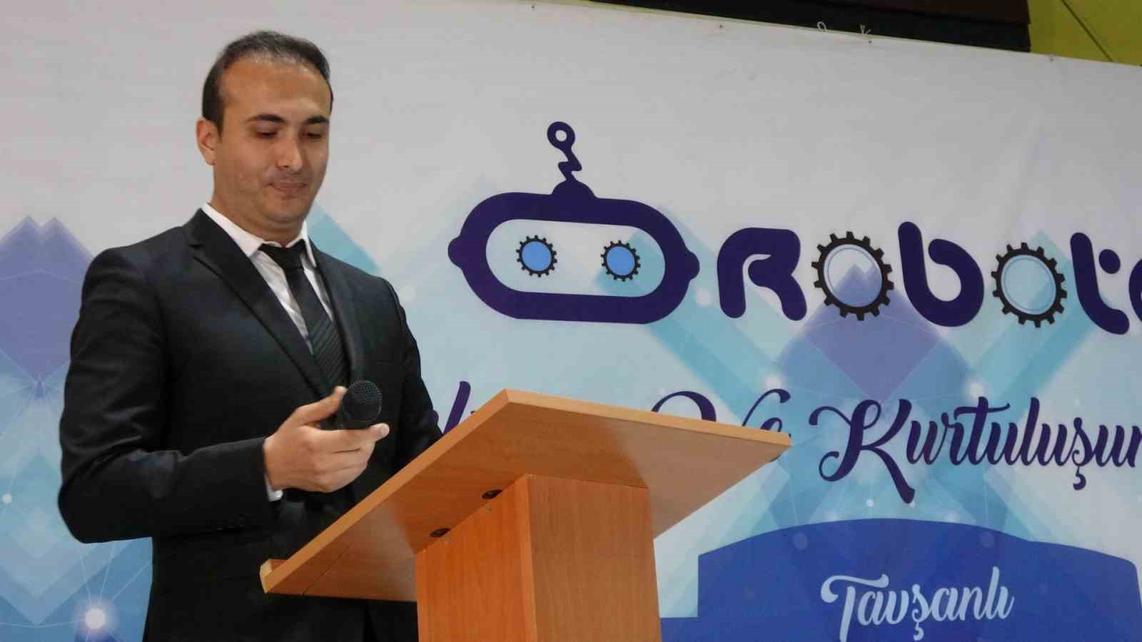 Tavşanlı Fen Lisesinde öğrenciler yaptıkları robotlar ile yarıştı