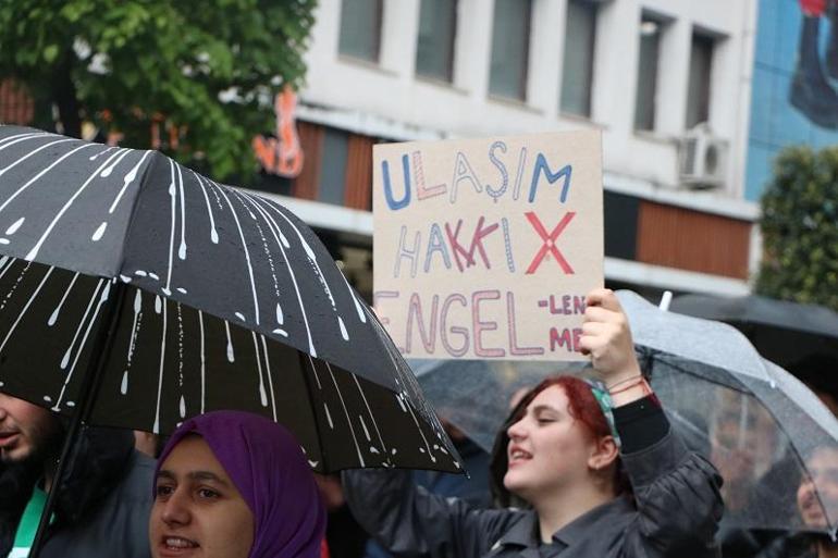 Bolu'da üniversite öğrencileri ulaşım zammını protesto etti