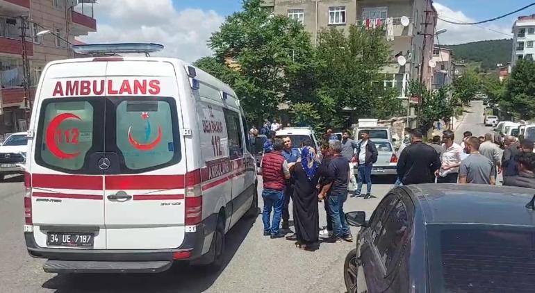 Sultanbeyli'de caddede yürüyen 13 yaşındaki çocuğa yorgun mermi isabet etti