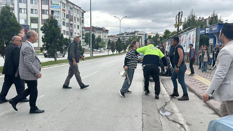 Motosikletin çarptığı Türkmen kız yaralandı; kardeşleri birbirine sarılıp ağladı