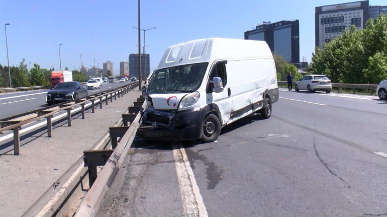 Esenler'de 5 aracın karıştığı zincirleme kaza: Trafik durma noktasına geldi