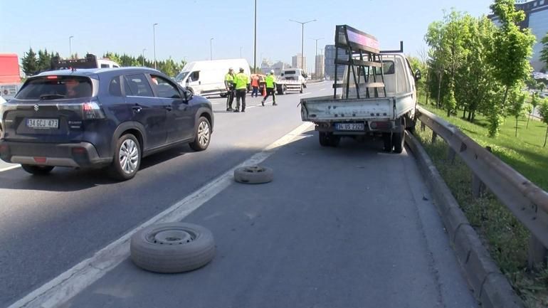 Esenler'de 5 aracın karıştığı zincirleme kaza: Trafik durma noktasına geldi