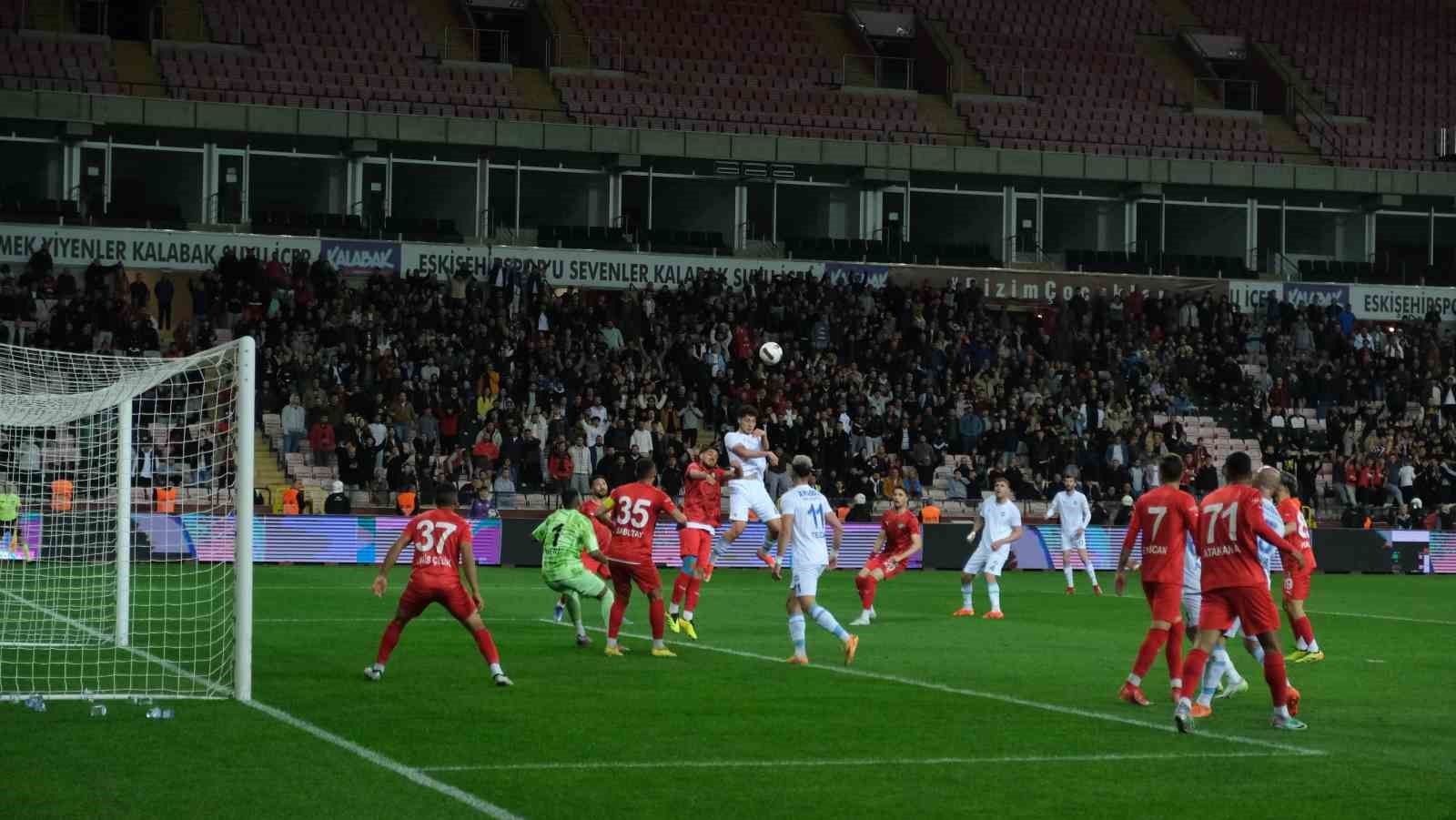 TFF 3. Lig: Anadolu Üniversitesi: 1 - Efeler 09 Spor Futbol Kulübü: 2