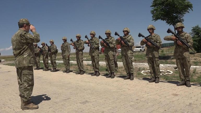 Orgeneral Bayraktaroğlu, hudut hattı ve üs bölgelerini ziyaret etti