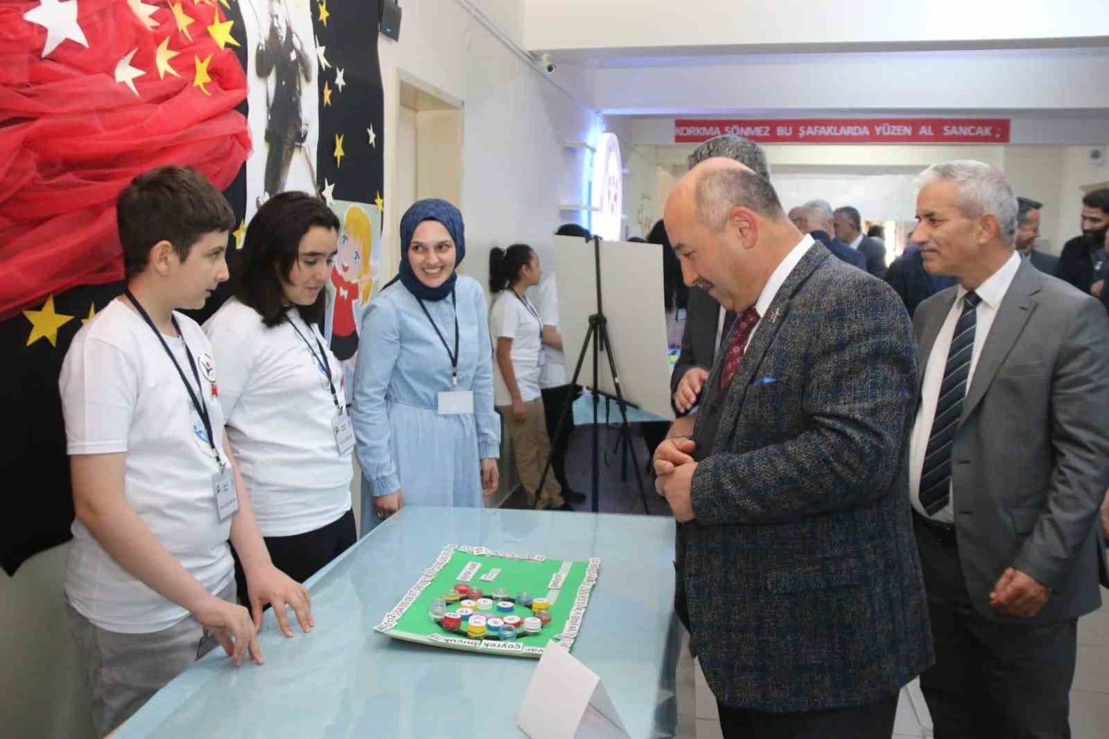 Kütahya Çinikent Özel Eğitim Okulunda Bilim Fuarı açıldı