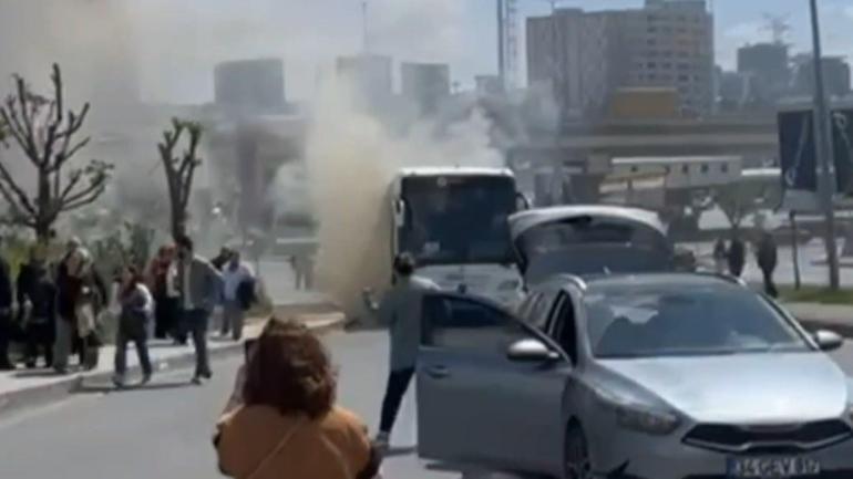 Sakarya'dan Edirne'ye giden tur otobüsü Başakşehir'de alev alev yandı