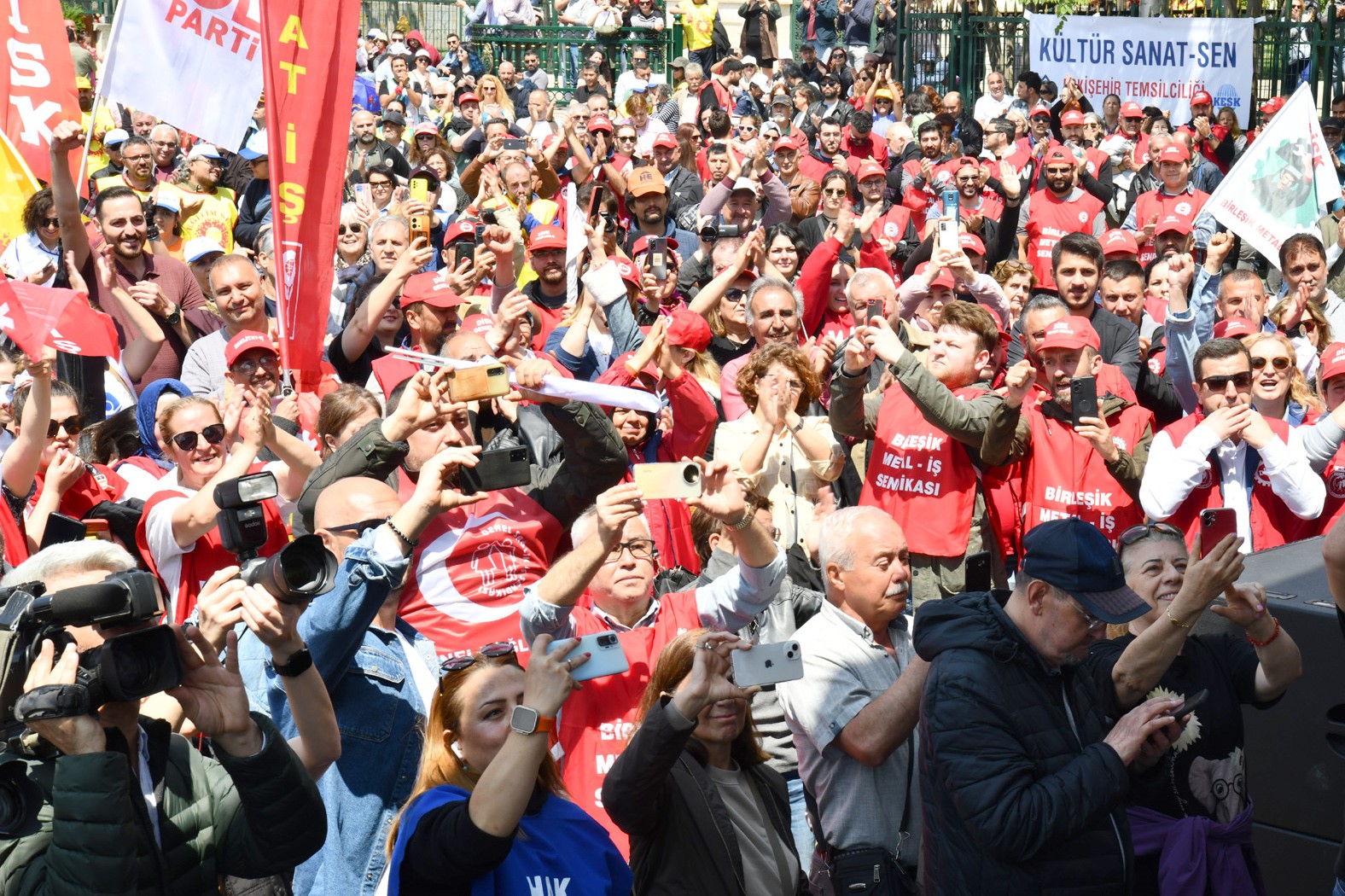Başkan Ataç, 1 Mayıs’ı işçilerle kutladı