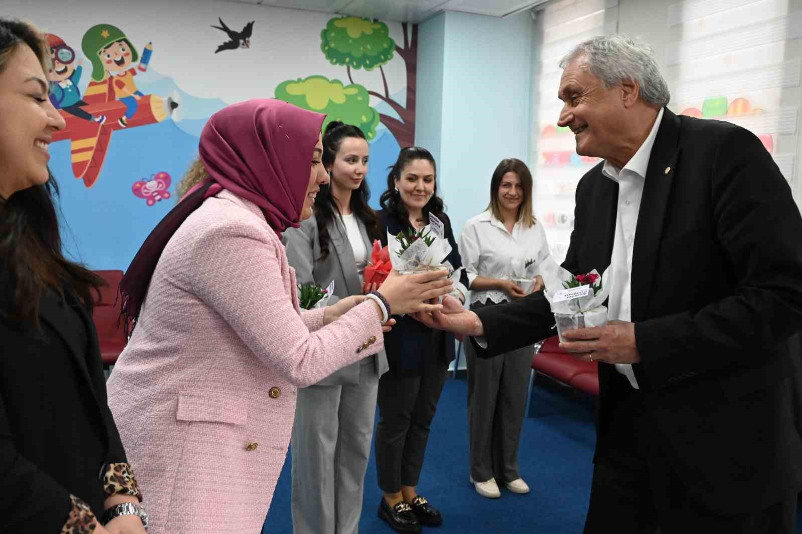 Bozüyük Belediyesi Kreşinin minik öğrencileri, annelerinin Anneler Günü’nü kutladı