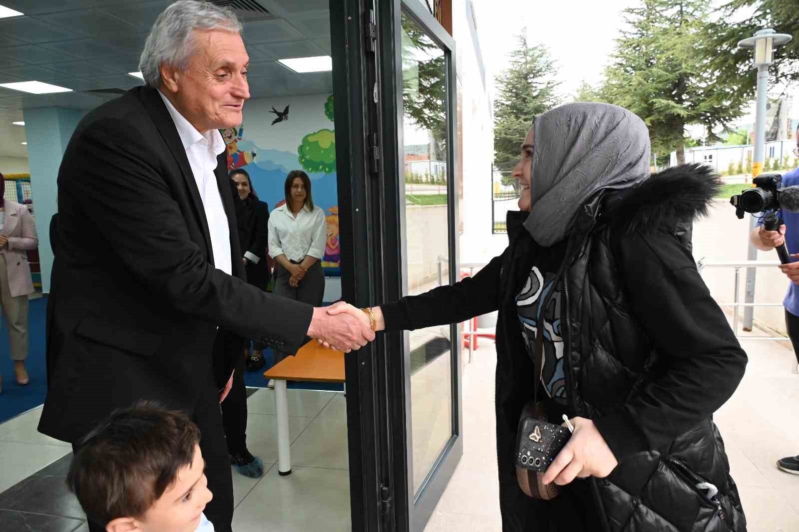 Bozüyük Belediyesi Kreşinin minik öğrencileri, annelerinin Anneler Günü’nü kutladı