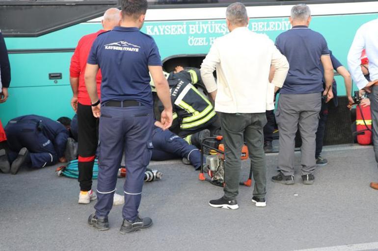 Kayseri'de yolun karşısına geçmeye çalışan anne- oğul otobüsün altında kalıp yaralandı