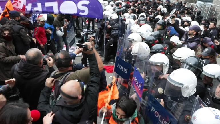 Saraçhane'den Taksim'e yürümek isteyenlere polis müdahalesinin ilk anları